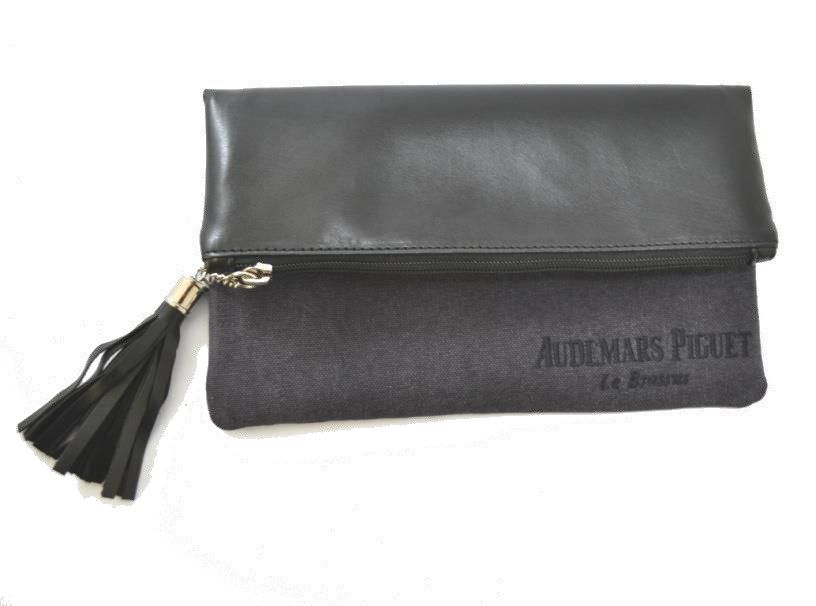 audemars-piguet_48 Pochette personalizzata Audemars Piguet Tessuto e Pelle