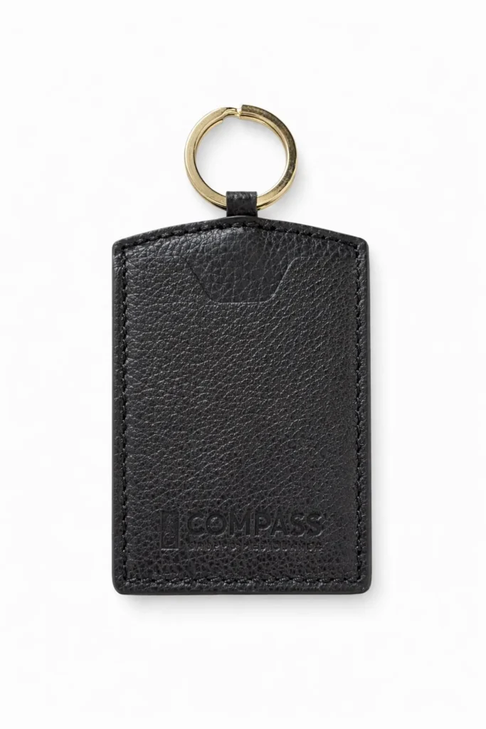 Compass-porta-badge Porta badge in pelle personalizzabile con logo aziendale