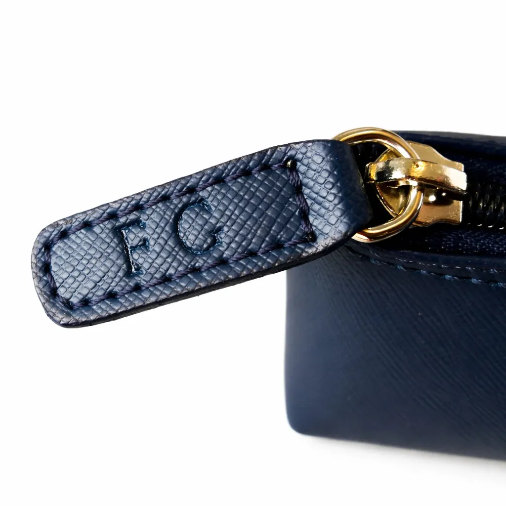 EC-group-particolare Porta auricolari in pelle personalizzabile