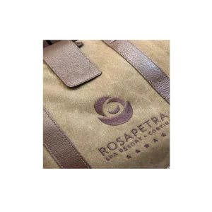 Particolare ricamato della nostra borsa Liberty per il Resort Rosapetra di Cortina