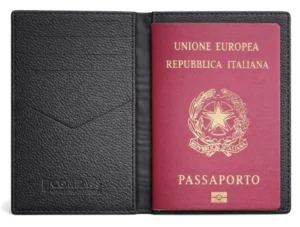 Porta passaporto in pelle personalizzabile